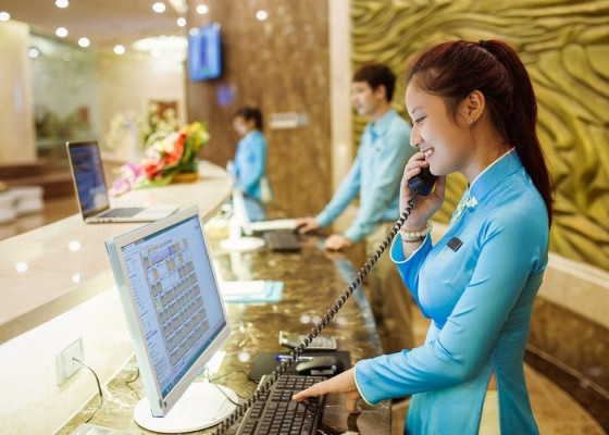 Thiết kế quầy lễ tân Boutique Hotel tối ưu check-in